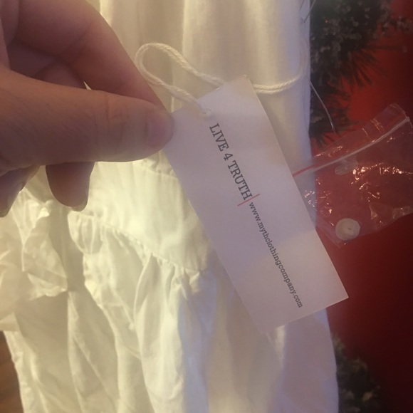 Nwt live 4 truth medium high low top - Picture 5 of 9